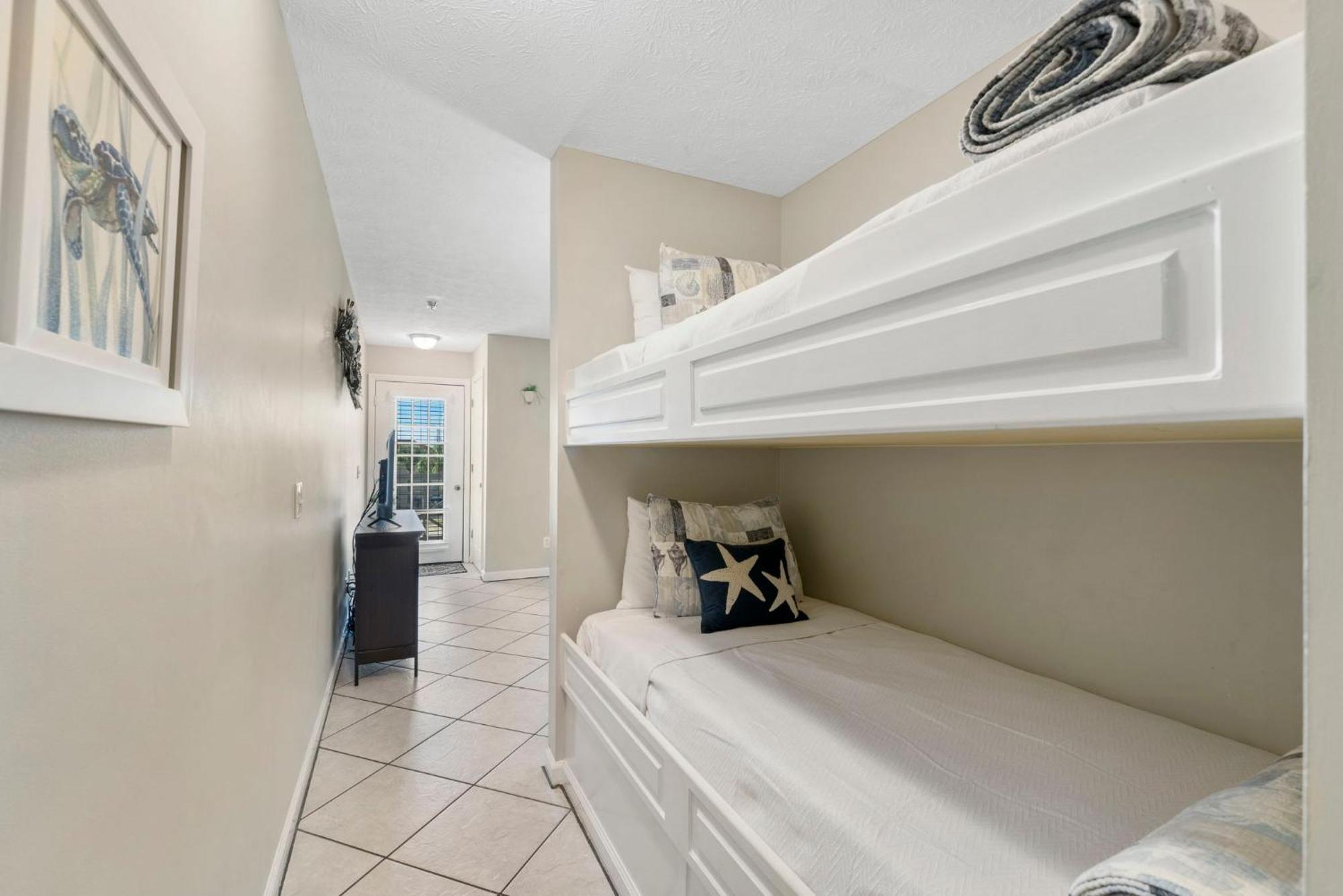 Apartment Horizon South 56 - 206 2 Bed, 2 Bath, Built-in Bunk Bed